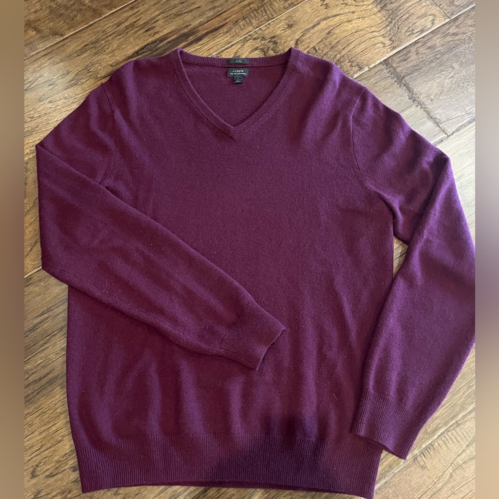 J Crew. Men’s. Italian cashmere. Sweater. Large. Burgundy. V neck